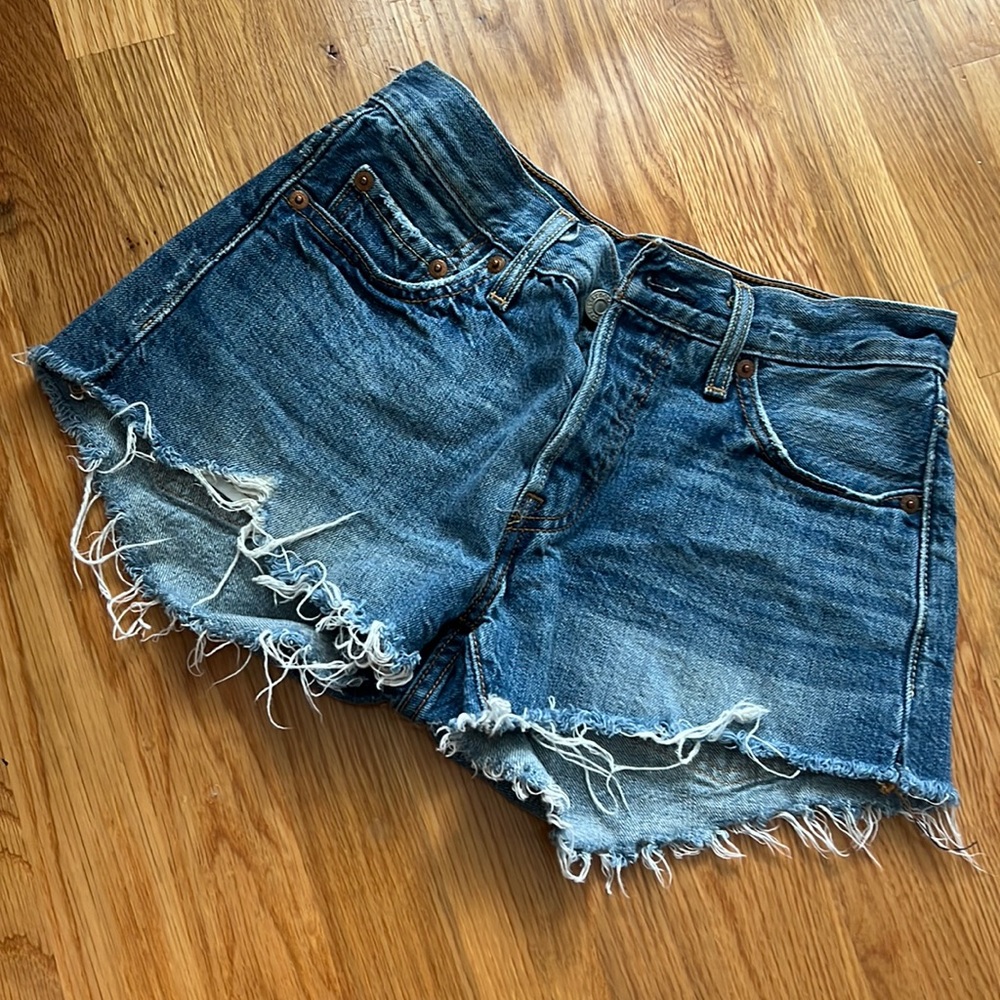 Levis 501 w24 shorts